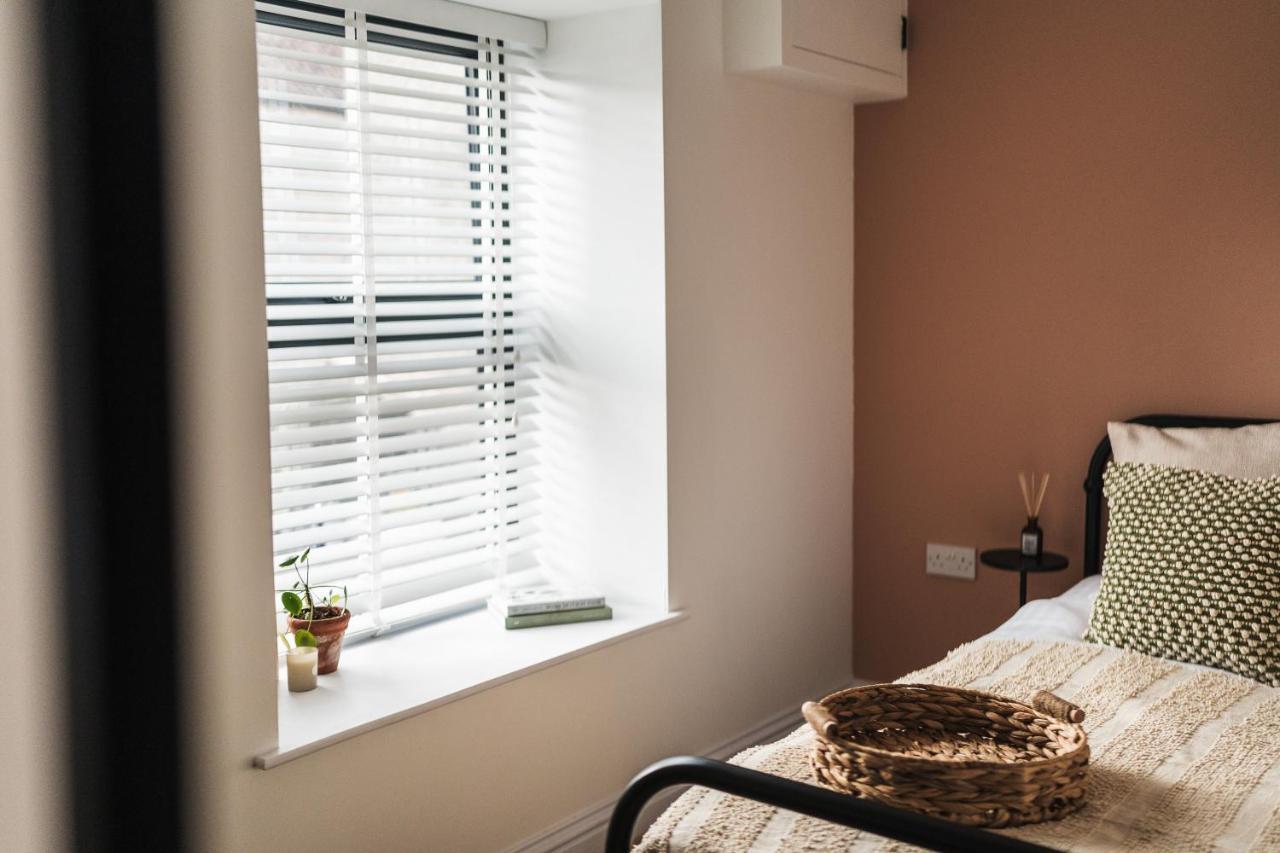 Wych Cottage, Striking 2 Bed, Parking, Ground Floor Flat - Step Free Somerton  Eksteriør billede