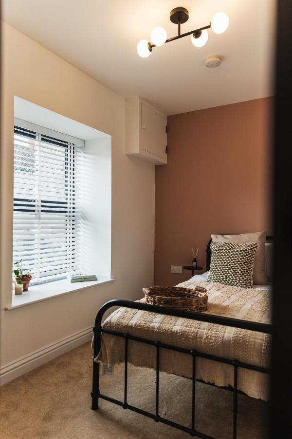 Wych Cottage, Striking 2 Bed, Parking, Ground Floor Flat - Step Free Somerton  Eksteriør billede